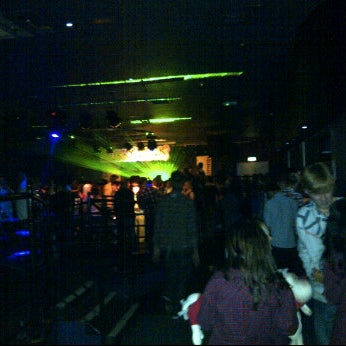 Foto scattata a Legends &amp; The Lounge da Vic C. il 10/21/2011