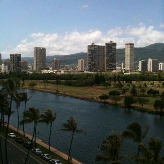 Photo taken at Waikiki Sand Villa Hotel by Takehiko H. on 5/22/2012
