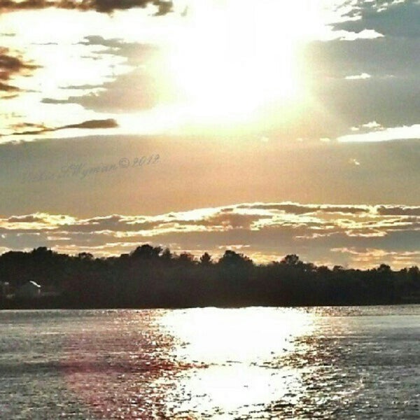 รูปภาพถ่ายที่ Portsmouth Harbor Light โดย Vickie W. เมื่อ 9/10/2012