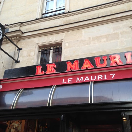 Foto tirada no(a) Le Mauri 7 por Vicnent .. em 5/31/2012