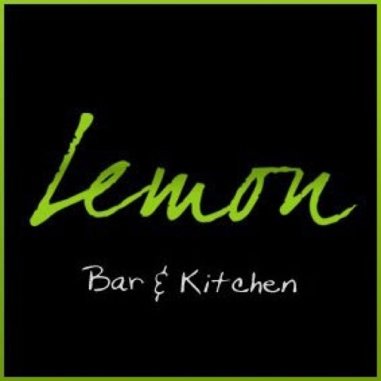 Снимок сделан в Lemon Bar &amp; Kitchen пользователем THE Z WORLD Z. 5/24/2012