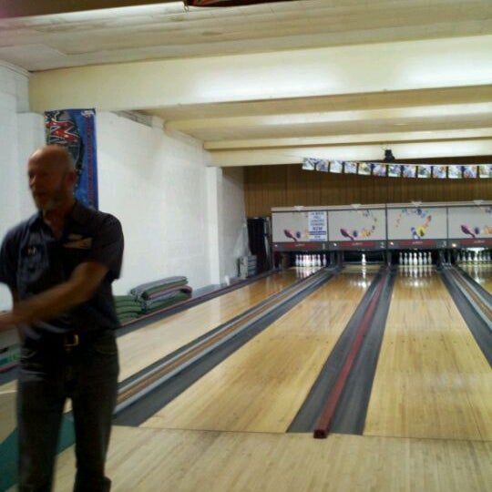 Grove City Lanes Bowling Alley in Grove City