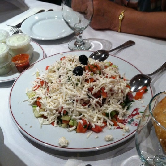 Das Foto wurde bei Sahara Restaurant von Ani H. am 8/30/2011 aufgenommen