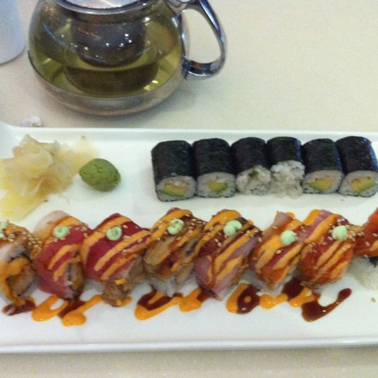 Awesome Wonton Soup, Fusion Roll is one of a kind!!! This is the Tiger Roll.