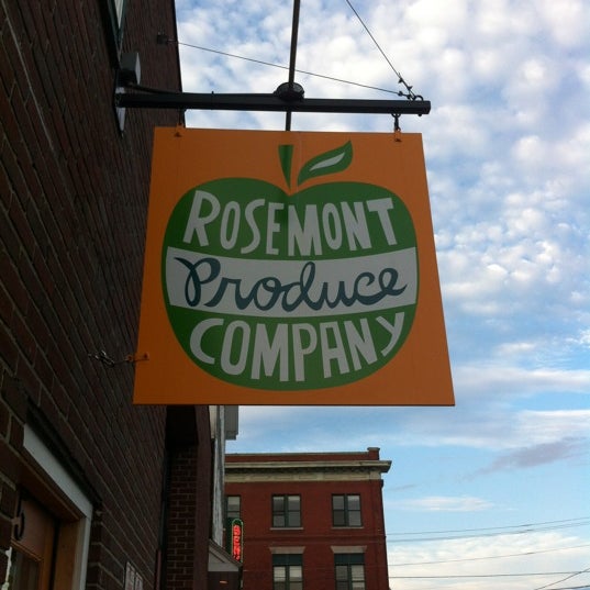 Foto tirada no(a) Rosemont Produce Company por jessica m. h. em 8/13/2012