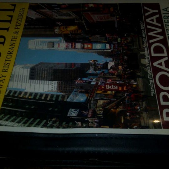 รูปภาพถ่ายที่ Broadway Ristorante &amp; Pizzeria โดย Brittney R. เมื่อ 10/13/2011