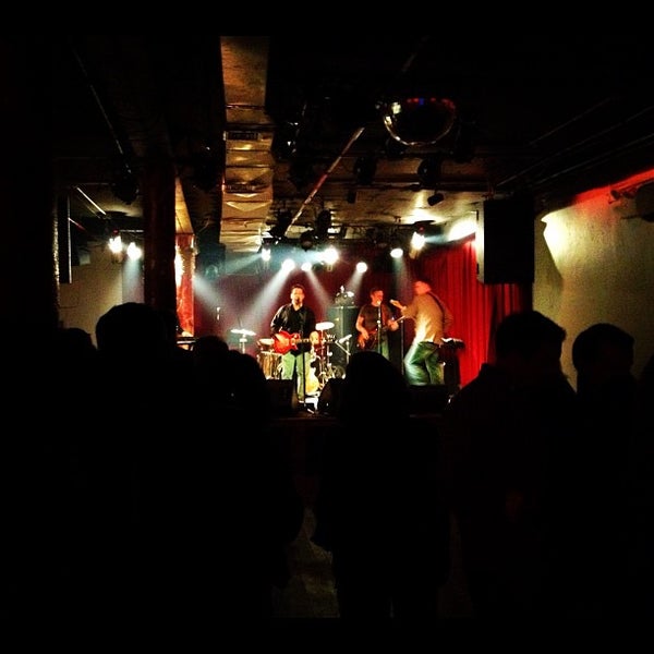 Photo prise au Sullivan Hall par Angel J. le1/29/2012