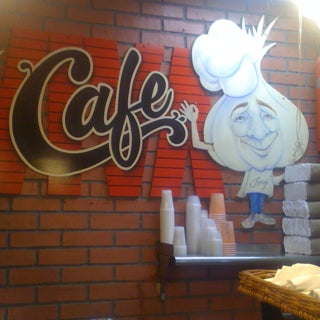 Photo taken at Cafe Viva Gourmet Pizza by Peter C. on 3/3/2011