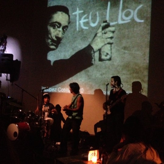 รูปภาพถ่ายที่ El Teu Lloc โดย Jay J. เมื่อ 8/16/2012