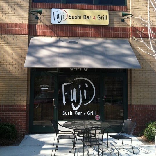 3/22/2011에 Todd A.님이 Fuji Sushi Bar &amp; Grill에서 찍은 사진