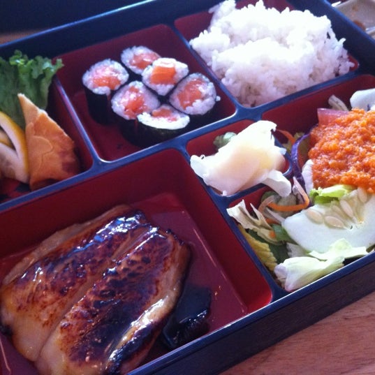 4/13/2012 tarihinde Fanny L.ziyaretçi tarafından Monster Sushi'de çekilen fotoğraf