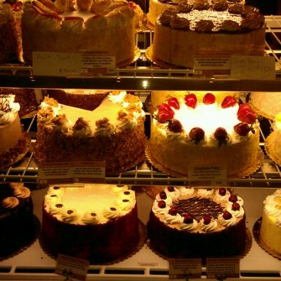 1/30/2012 tarihinde Diana V.ziyaretçi tarafından Heaven Sent Desserts'de çekilen fotoğraf