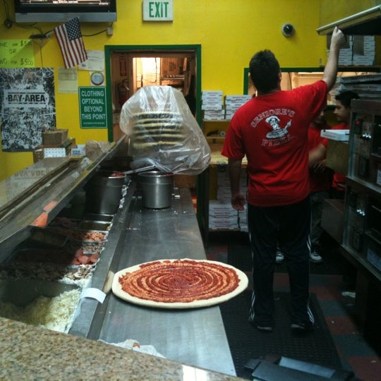 Photo taken at Seniore&#39;s Pizza by Bkwm J. on 3/15/2011