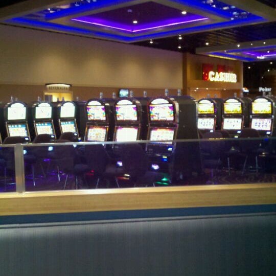 Foto tirada no(a) Mill Bay Casino por Nicholas O. em 11/27/2011