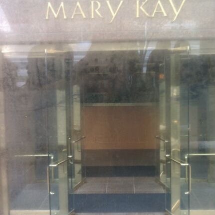 Das Foto wurde bei Mary Kay Inc. - World Headquarters von Ashley D. am 5/4/2012 aufgenommen