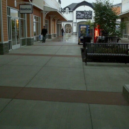 Photo taken at Tanger Outlets Pittsburgh by Kristin H. on 10/2/2011