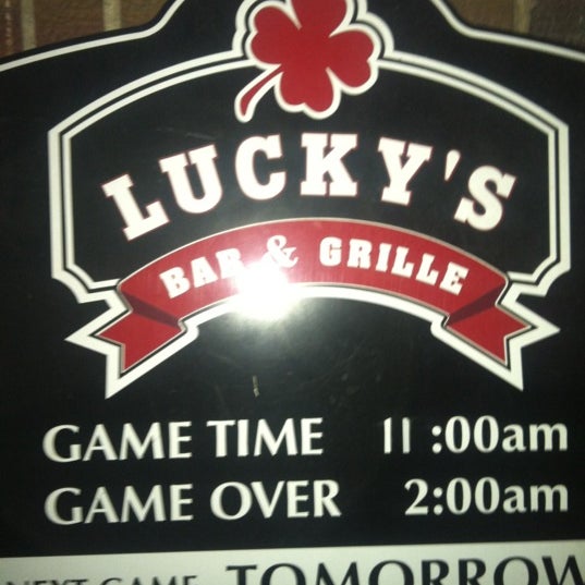 6/15/2012 tarihinde Wayne T.ziyaretçi tarafından Lucky&#39;s Bar &amp; Grille'de çekilen fotoğraf