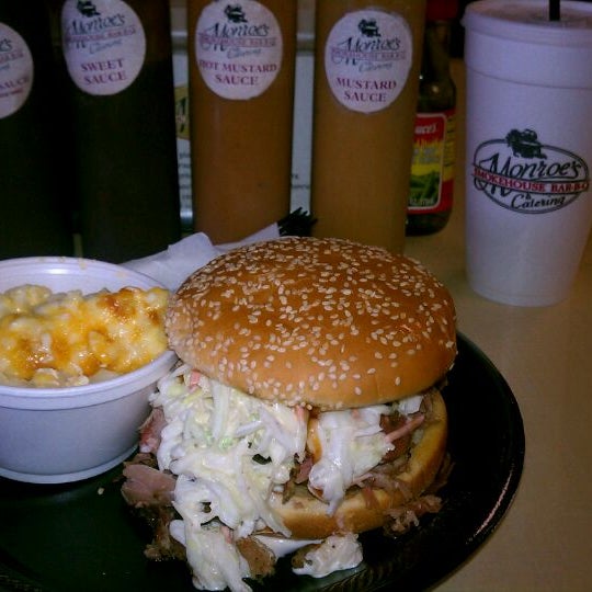 Memphis deluxe sandwich with a side of mac n cheese....amazing!