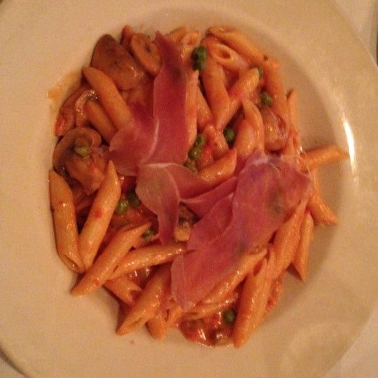 7/25/2012 tarihinde Steven S.ziyaretçi tarafından Dolce Vita Cucina Italiana'de çekilen fotoğraf