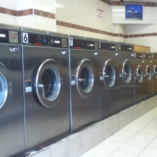 Greenville Plaza Laundromat Laundry Service in Scarsdale
