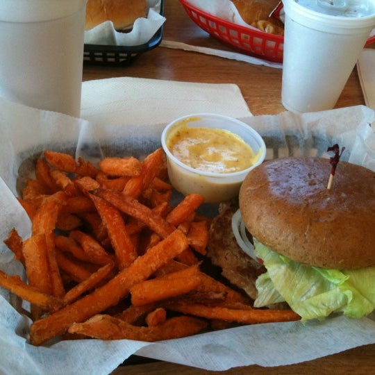 Photo taken at House Of Fries by Linda H. on 7/21/2012