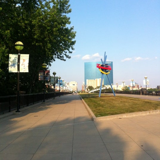 Foto diambil di White River Promenade oleh oz0 pada 5/19/2012