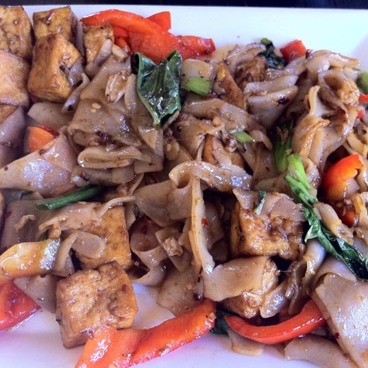 Try the Pad Kee Mao with Tofu off the lunch menu.