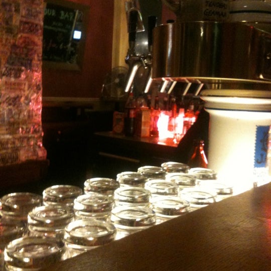Foto tirada no(a) Euro Youth Hotel (Bar) por Tim em 9/11/2012