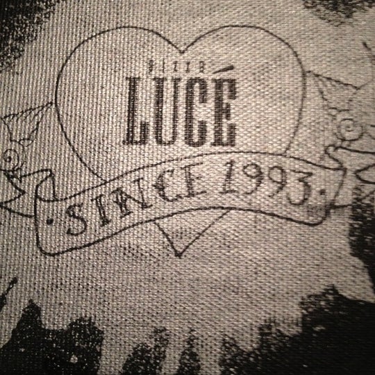 รูปภาพถ่ายที่ Pizza Luce โดย Jill G. เมื่อ 4/13/2012