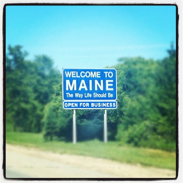 Кристен уиг добро пожаловать ко мне. Meine знак. Welcome to me. Указатель местности. Welcome to me.