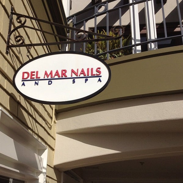 รูปภาพถ่ายที่ Del Mar Nails &amp; Spa โดย Bob W. เมื่อ 3/8/2012