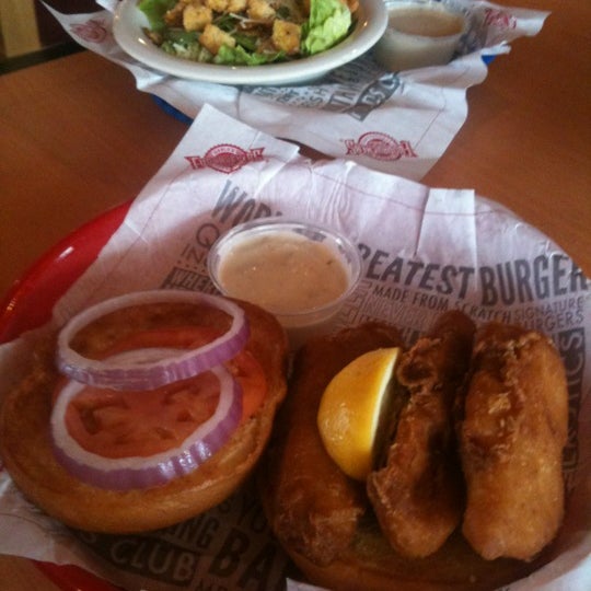 Photo taken at Fuddruckers by Andrew A. on 3/24/2012