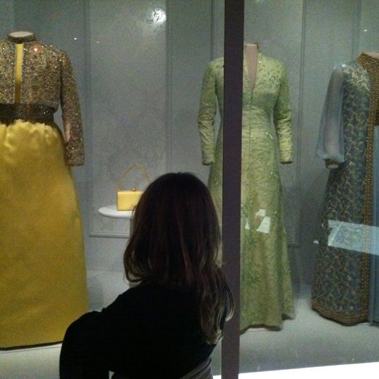 2/22/2012 tarihinde Maggie C.ziyaretçi tarafından The First Ladies Exhibition'de çekilen fotoğraf