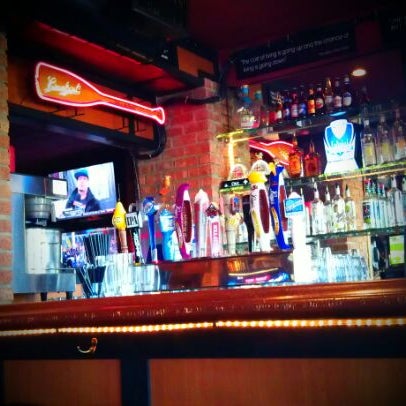 2/3/2012 tarihinde Jeff D.ziyaretçi tarafından Devil&#39;s Advocate Bar and Grill'de çekilen fotoğraf