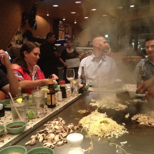 Das Foto wurde bei Tokyohana Grill &amp; Sushi Bar von Erin am 9/9/2012 aufgenommen