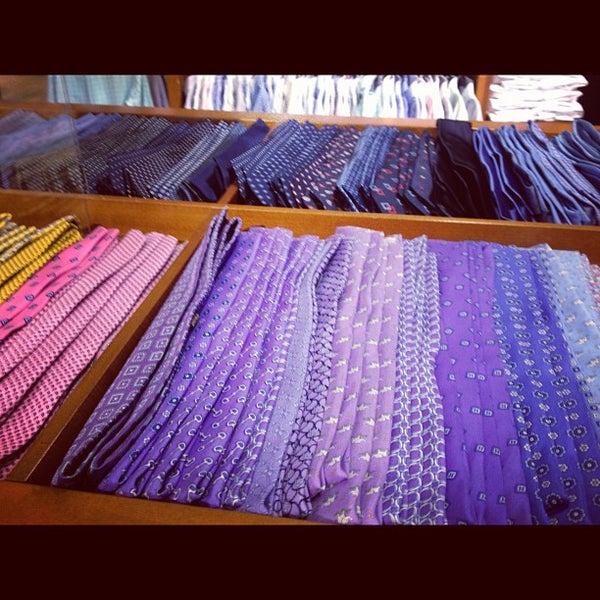 Brooks Brothers Outlet Clothing Store