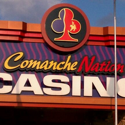 Foto tirada no(a) Comanche Nation Casino por ⚜️RockdeLis.com⚜️ ~. em 6/14/2012