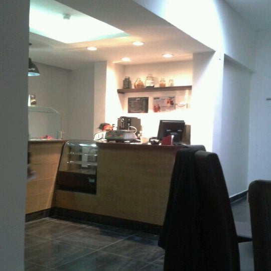 Photo taken at Motor&#39;s Heaven &amp; Margies café by Nuria R. on 5/9/2012