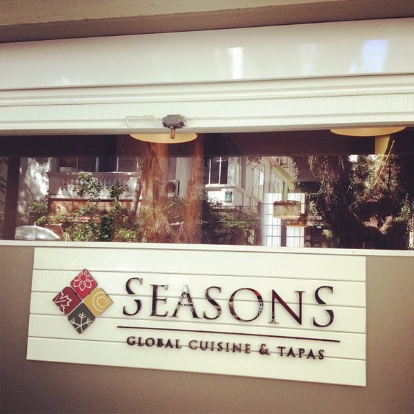 8/30/2012 tarihinde Fernando D.ziyaretçi tarafından Seasons Global Cuisine &amp; Tapas'de çekilen fotoğraf