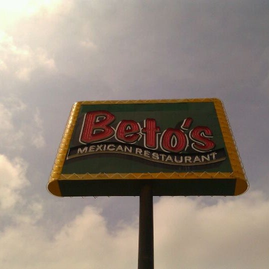 Снимок сделан в Beto&#39;s Mexican Restaurant пользователем Thomas H. 3/28/2012