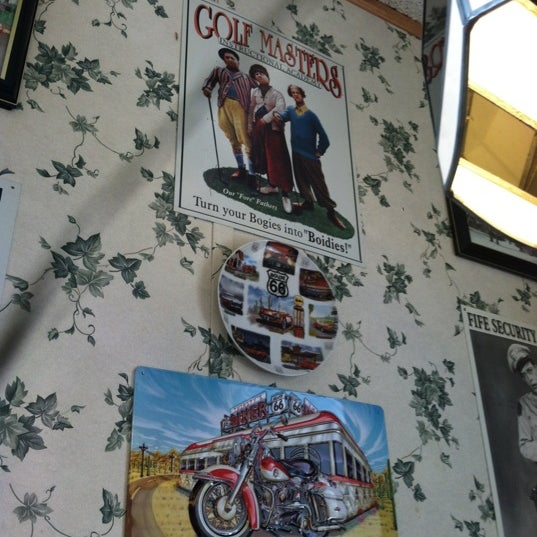 Photo taken at Old Route 66 Family Restaurant by Aggie on 4/27/2012