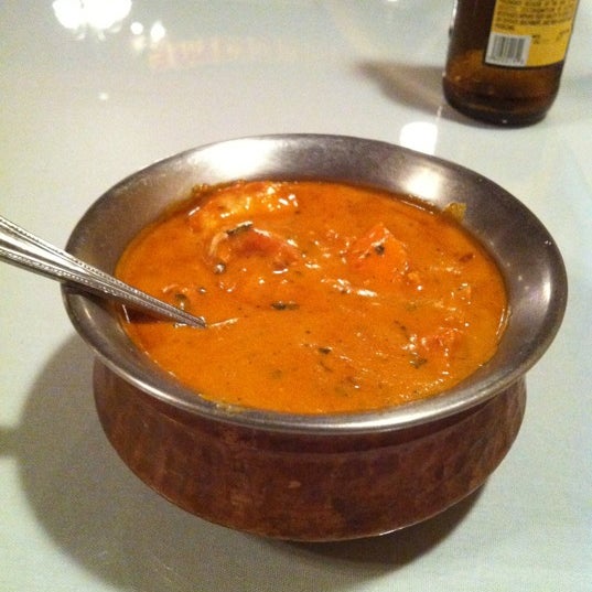 Foto diambil di Madhu Cuisine of India oleh Amandeep G. pada 11/19/2011