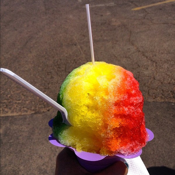 Photo taken at Breakwall Shave Ice Co. by Ally R. on 8/11/2012