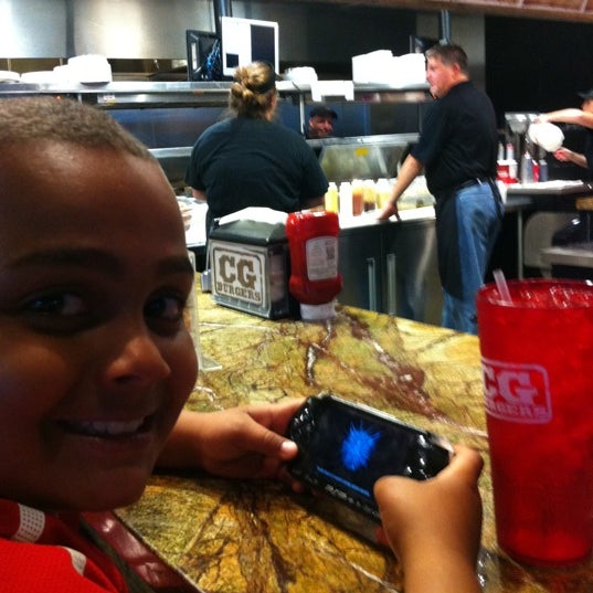 3/16/2012にDina S.がCG Burgersで撮った写真