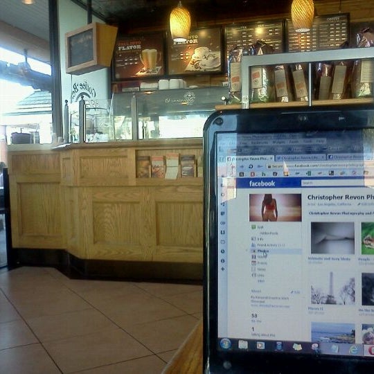 Photo taken at The Coffee Bean &amp; Tea Leaf by Christopher R. on 11/2/2011