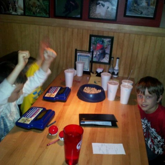 Photo taken at Uncle Bear&#39;s Grill and Tap by Jermy J. on 1/4/2012