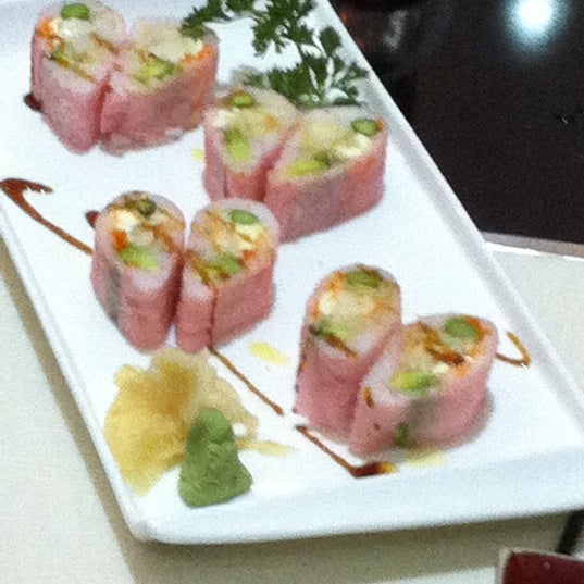 Снимок сделан в Fusion Fire Asian Fondue &amp; Sushi Bar пользователем Frank D. 11/6/2011