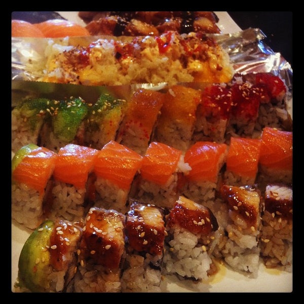 Снимок сделан в Sushi 88 &amp; Ramen пользователем Yuhao D. 9/1/2012