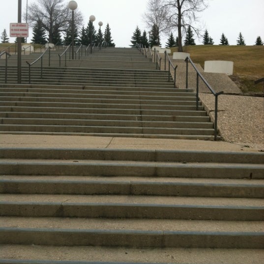 Minot High SchoolMagic City Campus High School in Minot