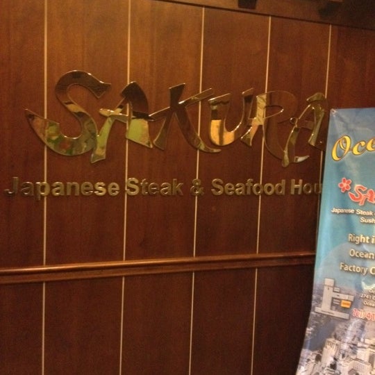 Photo taken at Sakura Japanese Steak, Seafood House &amp; Sushi Bar by William W. on 11/4/2011